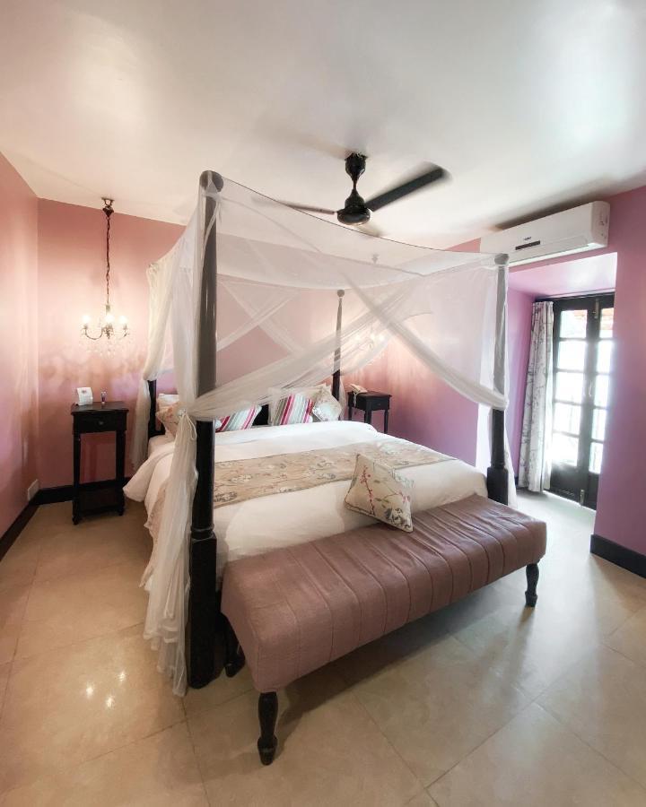 Fort Tiracol Heritage Hotel Arambol Esterno foto